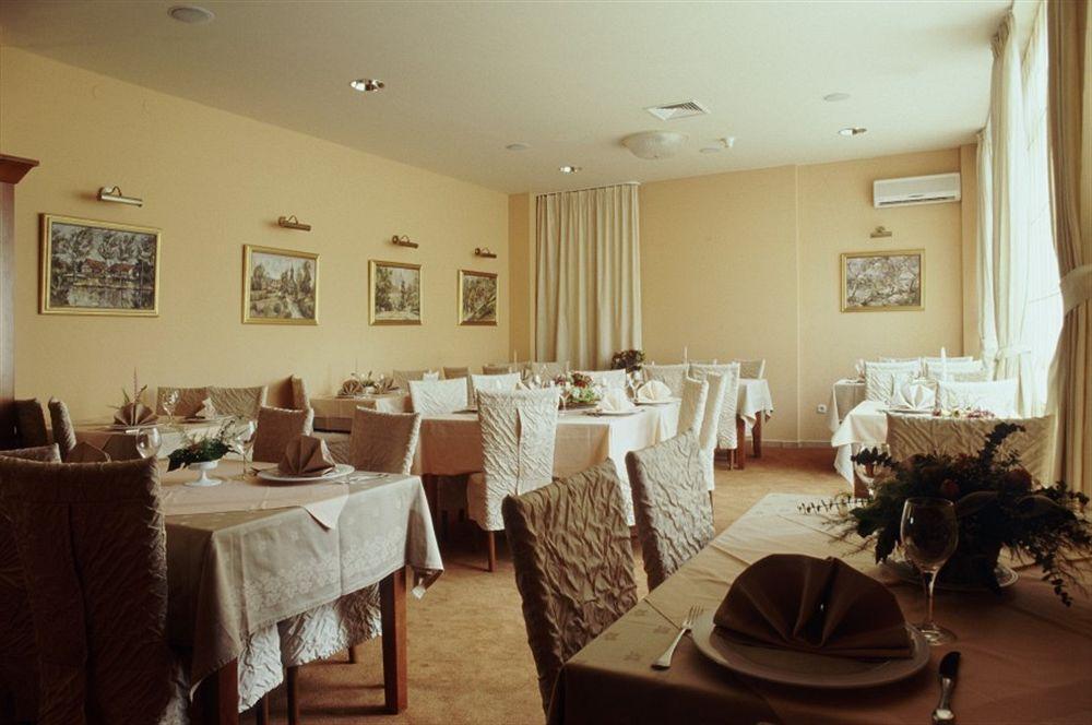 زغرب Hotel Porin المطعم الصورة