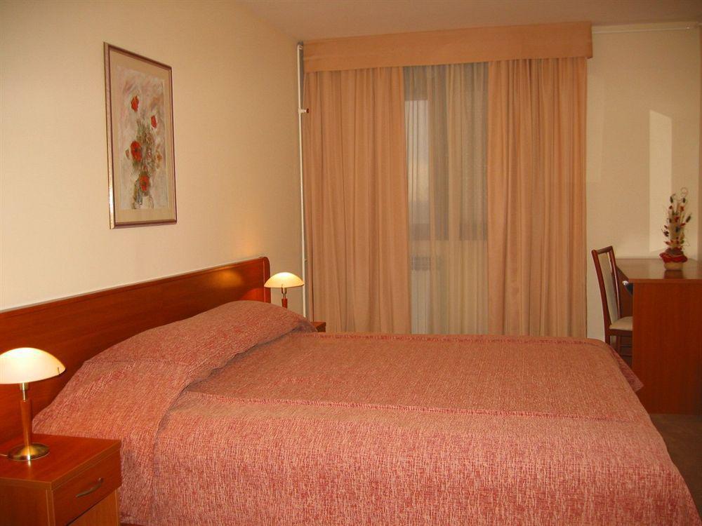 زغرب Hotel Porin الغرفة الصورة